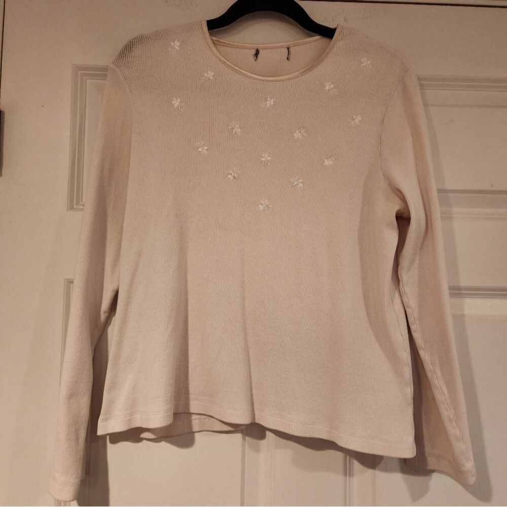 Stretchy white floral embroidered long sleeve top Size 8